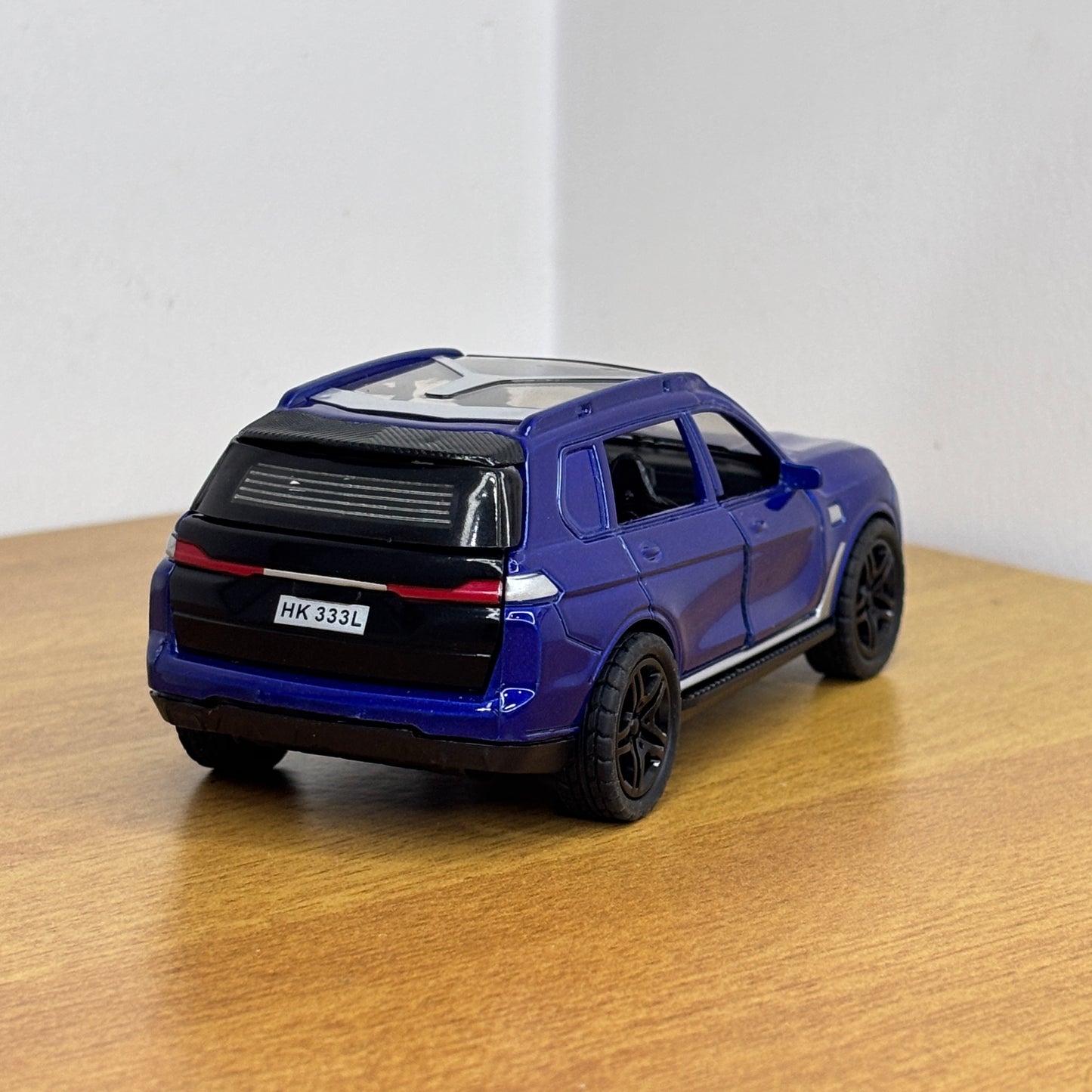 BMW X7 SUV Die Cast Model 1:36