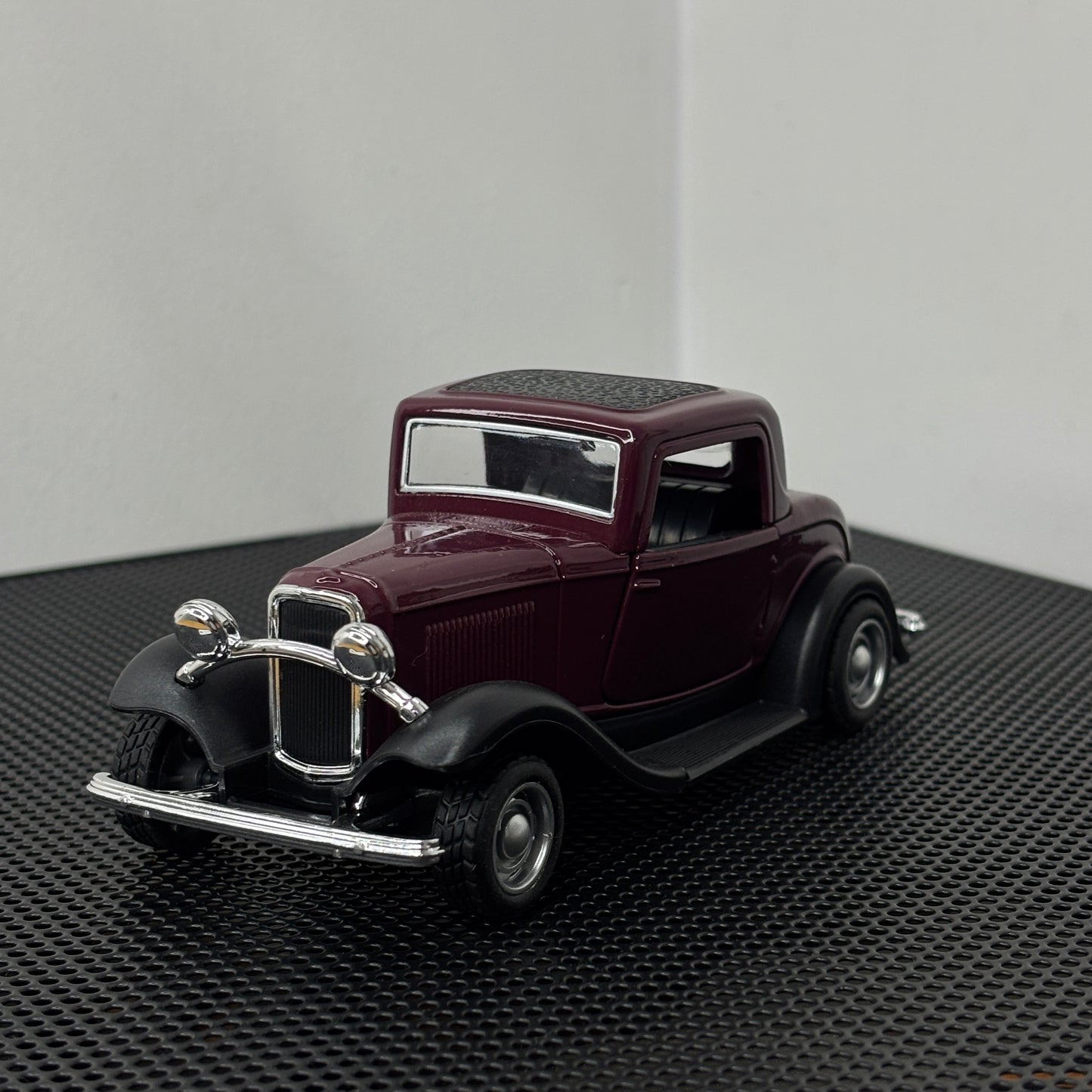 Vintage Classic Maroon Die Cast Model 1:36