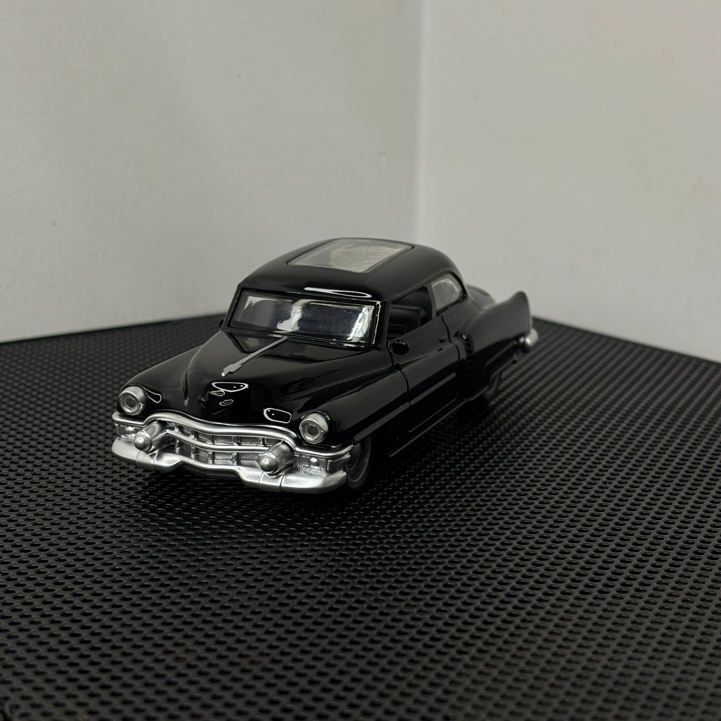 Vintage Classic Black Die Cast Model 1:36