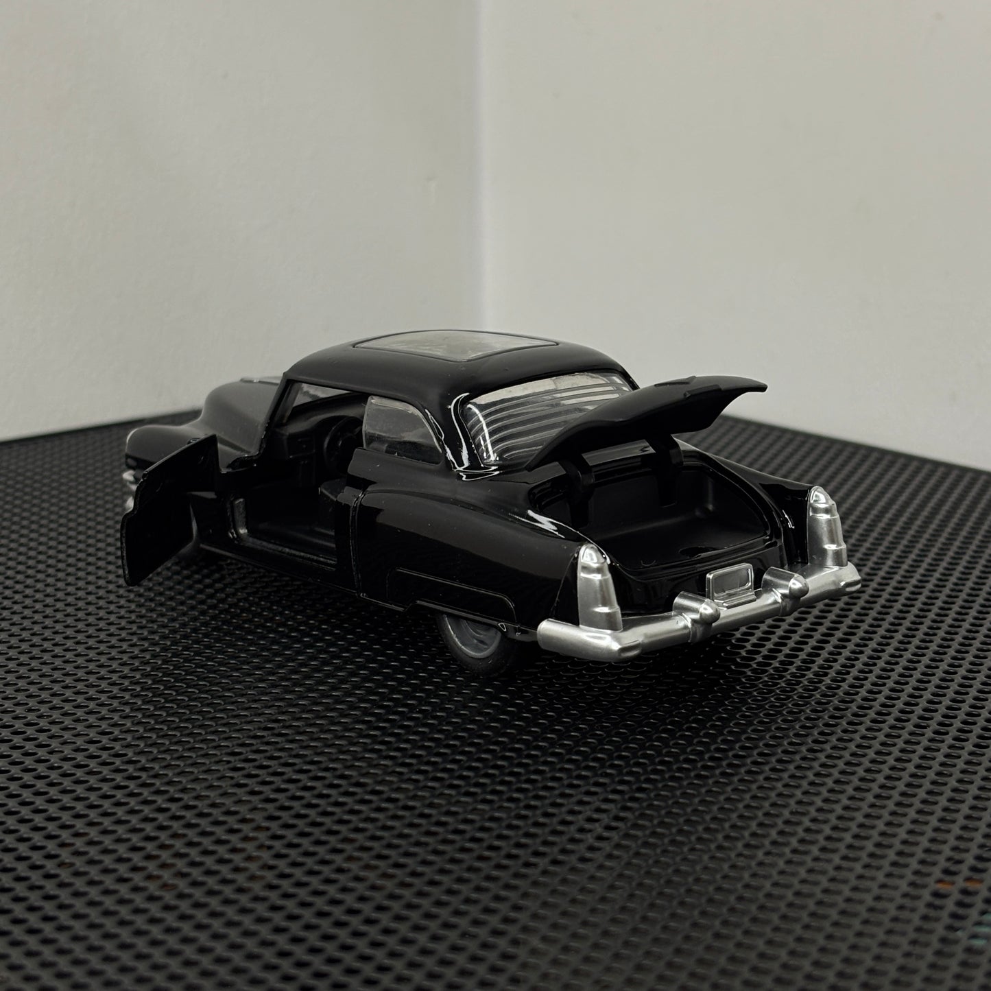 Vintage Classic Black Die Cast Model 1:36