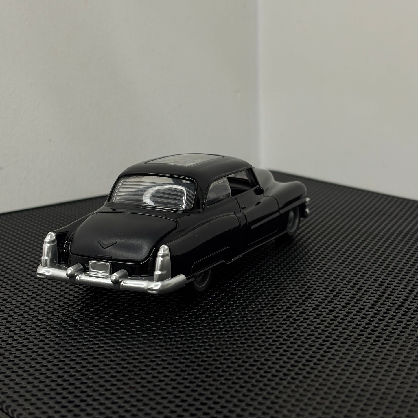 Vintage Classic Black Die Cast Model 1:36