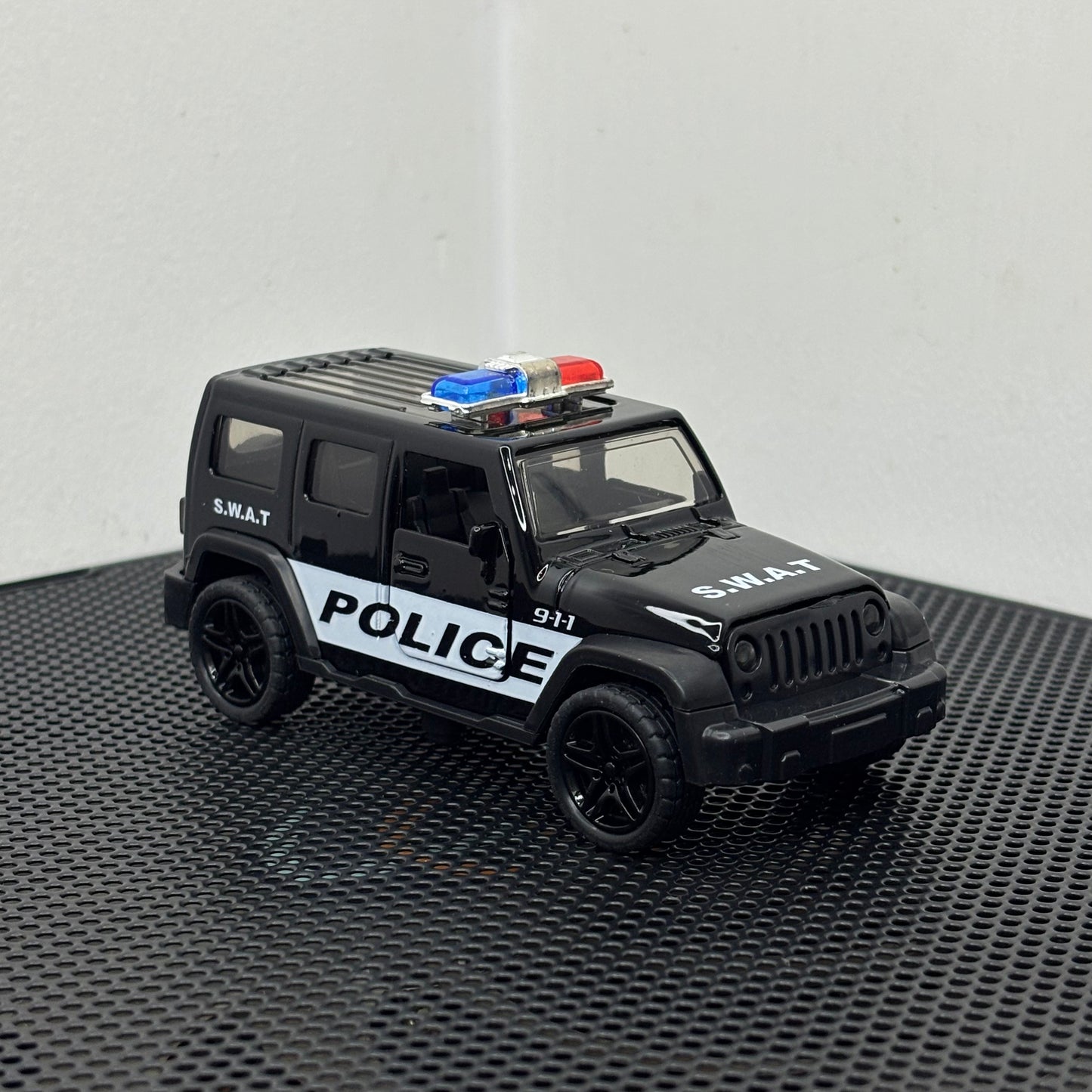 Black SWAT Police Jeep Diecast Metal Toy – 1:43 Scale with Pullback Action