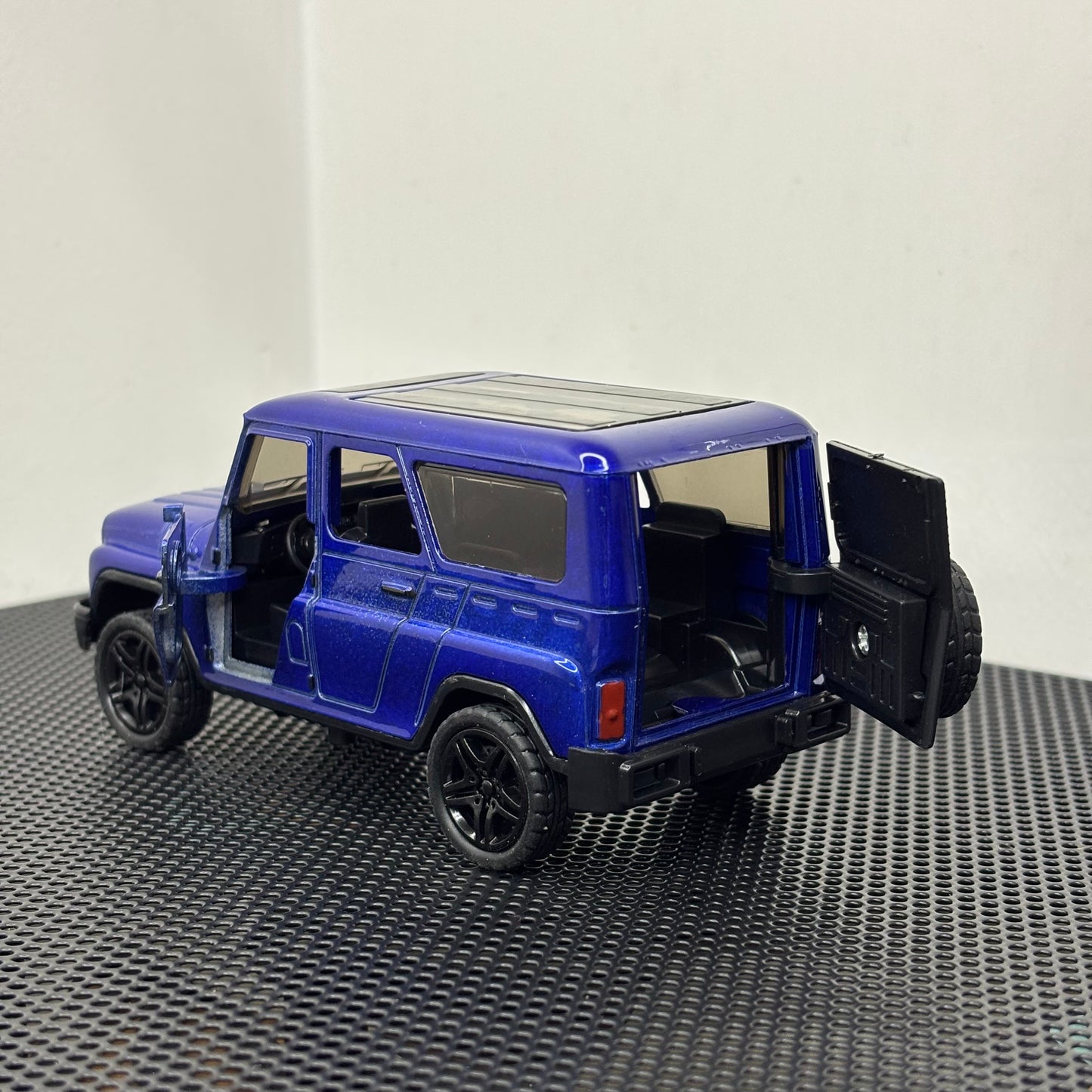 Metal Die Cast Jeep Blue Pull Back Car for Kids & Collectors 1:36