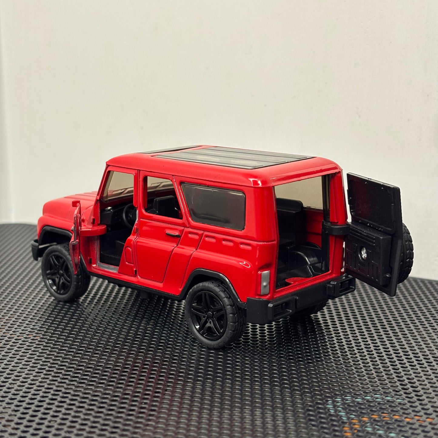 Metal Die Cast Jeep Red Pull Back Car for Kids & Collectors 1:36