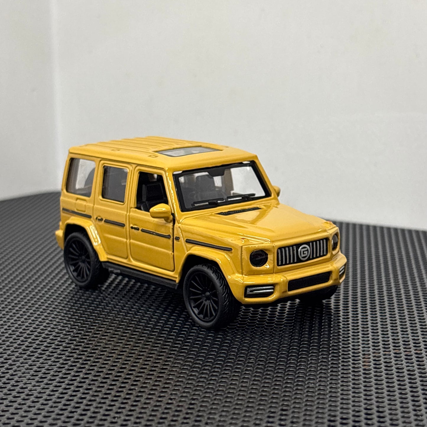 Mercedes G-Wagon Yellow 1:43 Diecast Model Car – Premium Metal Body Luxury SUV Miniature Collectible
