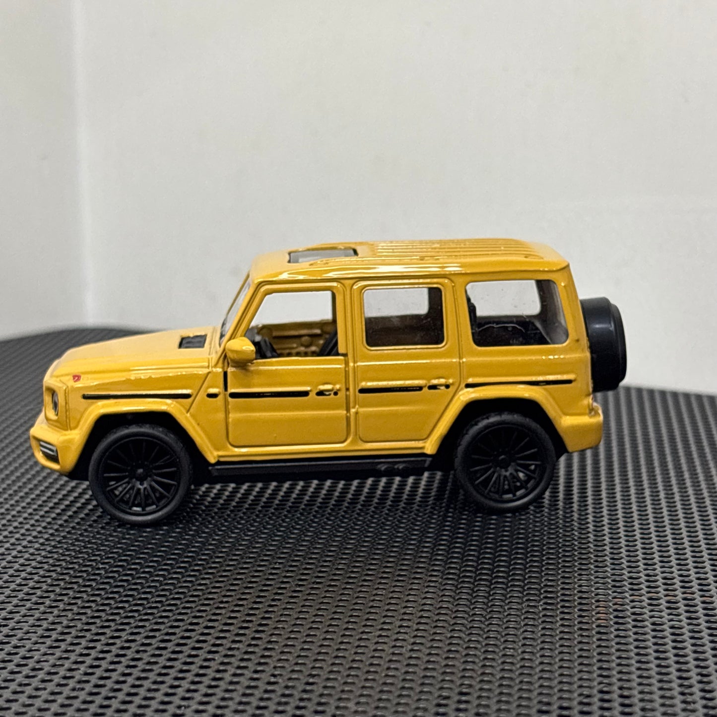 Mercedes G-Wagon Yellow 1:43 Diecast Model Car – Premium Metal Body Luxury SUV Miniature Collectible
