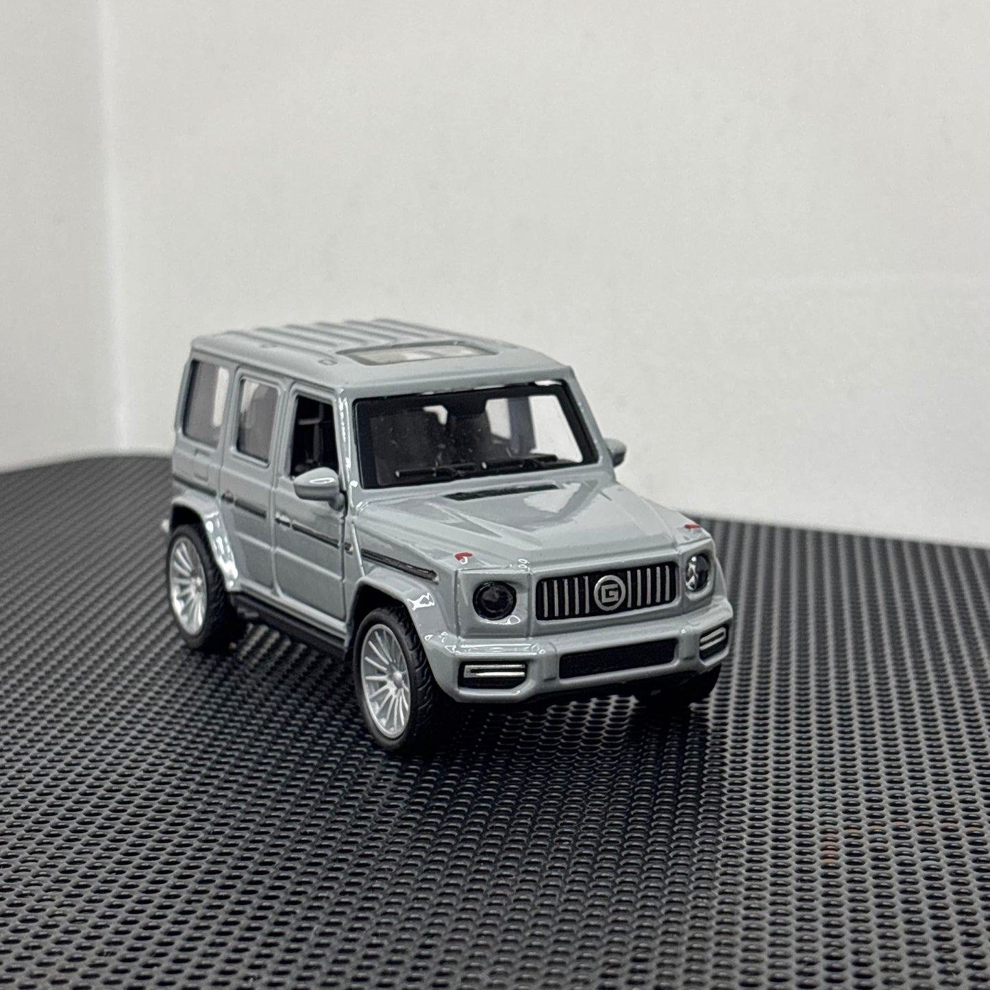 G-Wagon Grey 1:43 Diecast SUV Model Car – Metal Body, Pull-Back Action