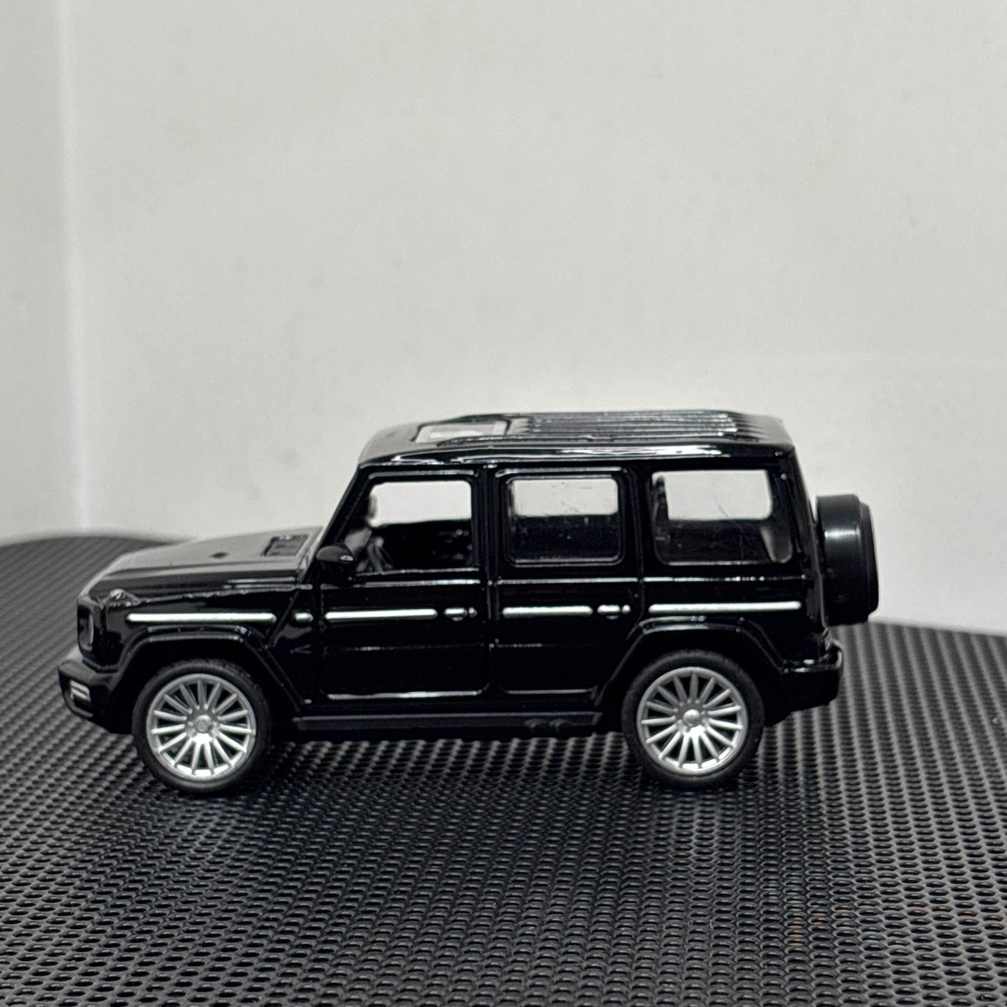 Mercedes-Benz G-Wagon Black Diecast Model Car 1:43 Scale | Premium Metal Body, Pull-Back Toy SUV for Kids & Collectors