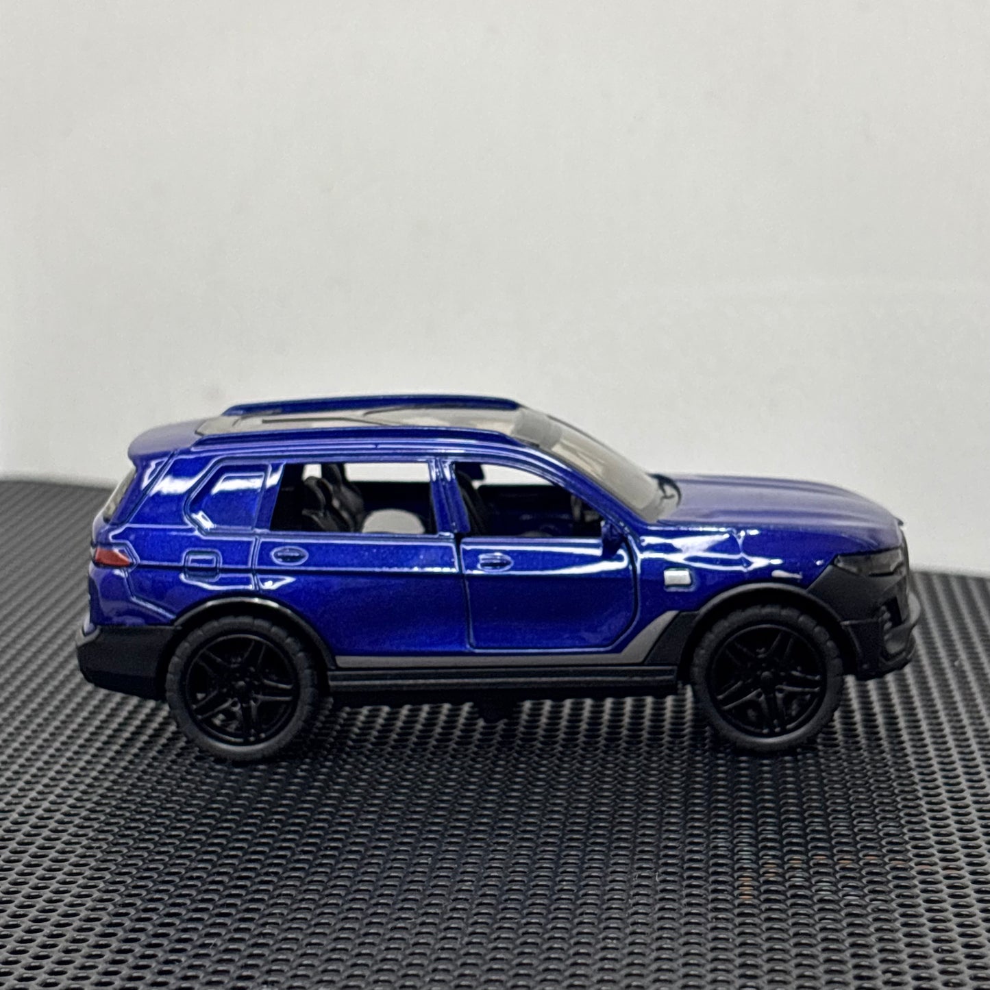 BMW X7 Blue 1:43 Diecast SUV | Premium Metal Body Toy Car | Pull-Back Action Model for Kids & Collectors